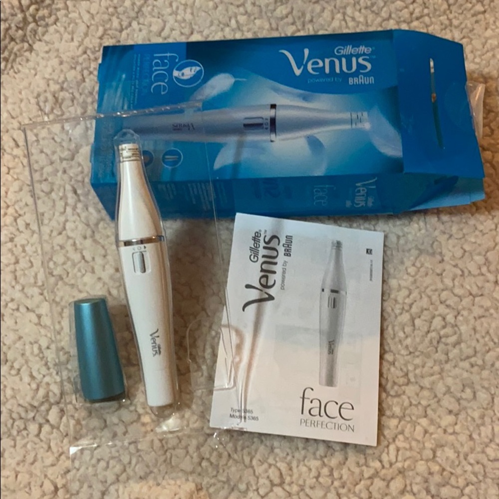 Venus Face Perfection micro-hair remover